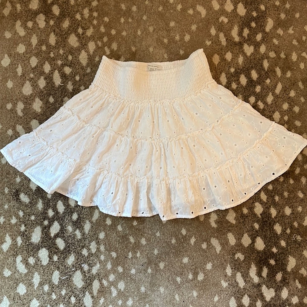 Size S American Eagle white eyelet smocked waist skirt